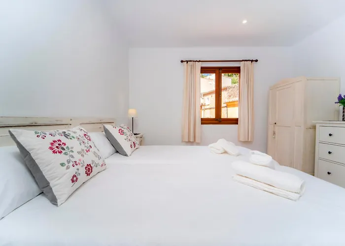 Townhouse Lleo 72 By Homevillas360